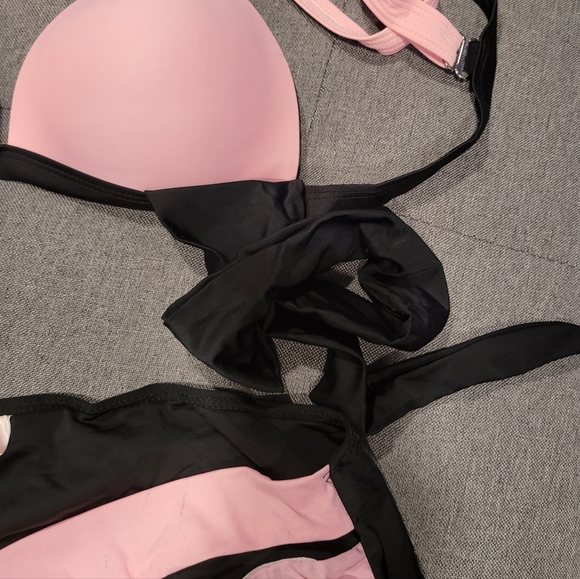 2 piece bathing suit - Picture 2 of 6